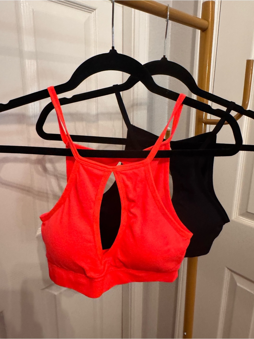 Women’s Keyhole Sports Bralette - Hot Pink - Picture 2 of 3